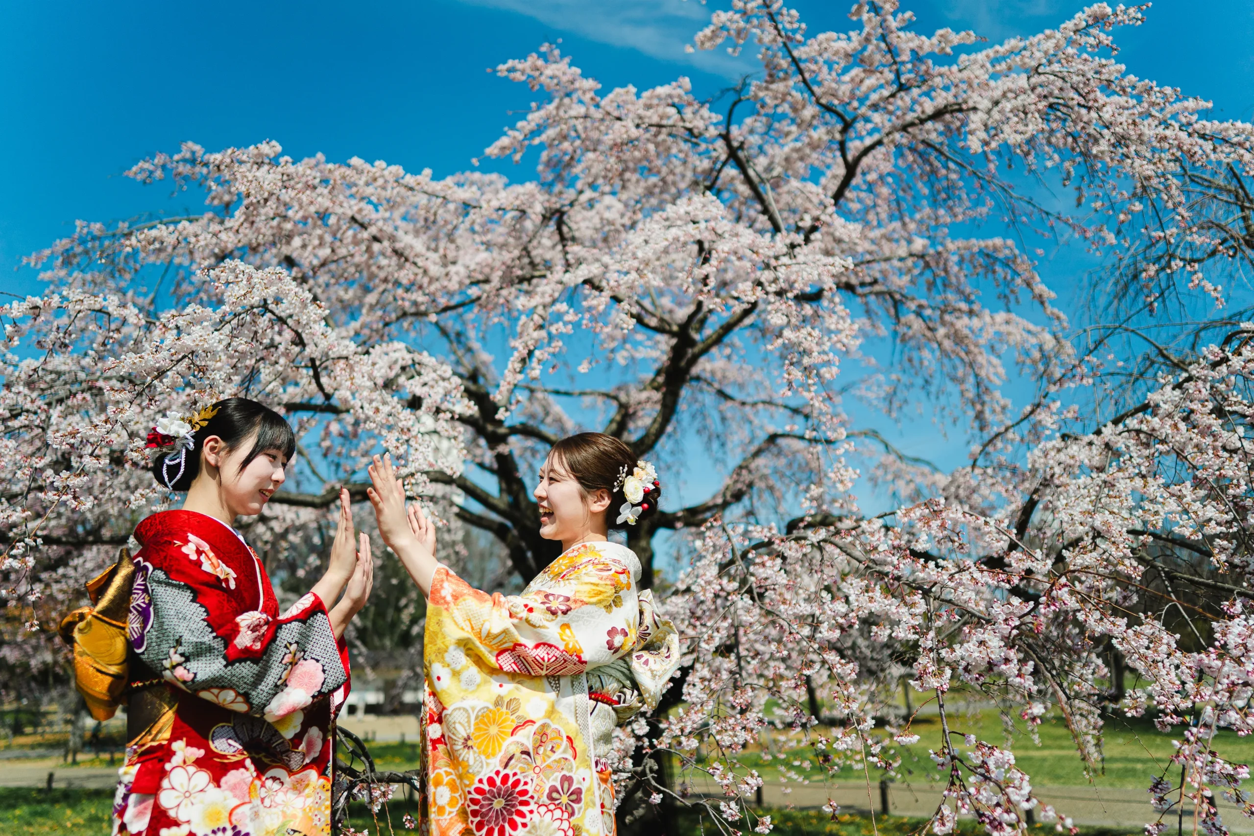 ロケーション撮影と出張撮影に特化した大阪府堺市にあるフォトスタジオ、FYS Photographyの成人式写真撮影。大阪で成人式の前撮りや後撮りをするならオシャレで綺麗に残せるフィスフォトグラフィへ。