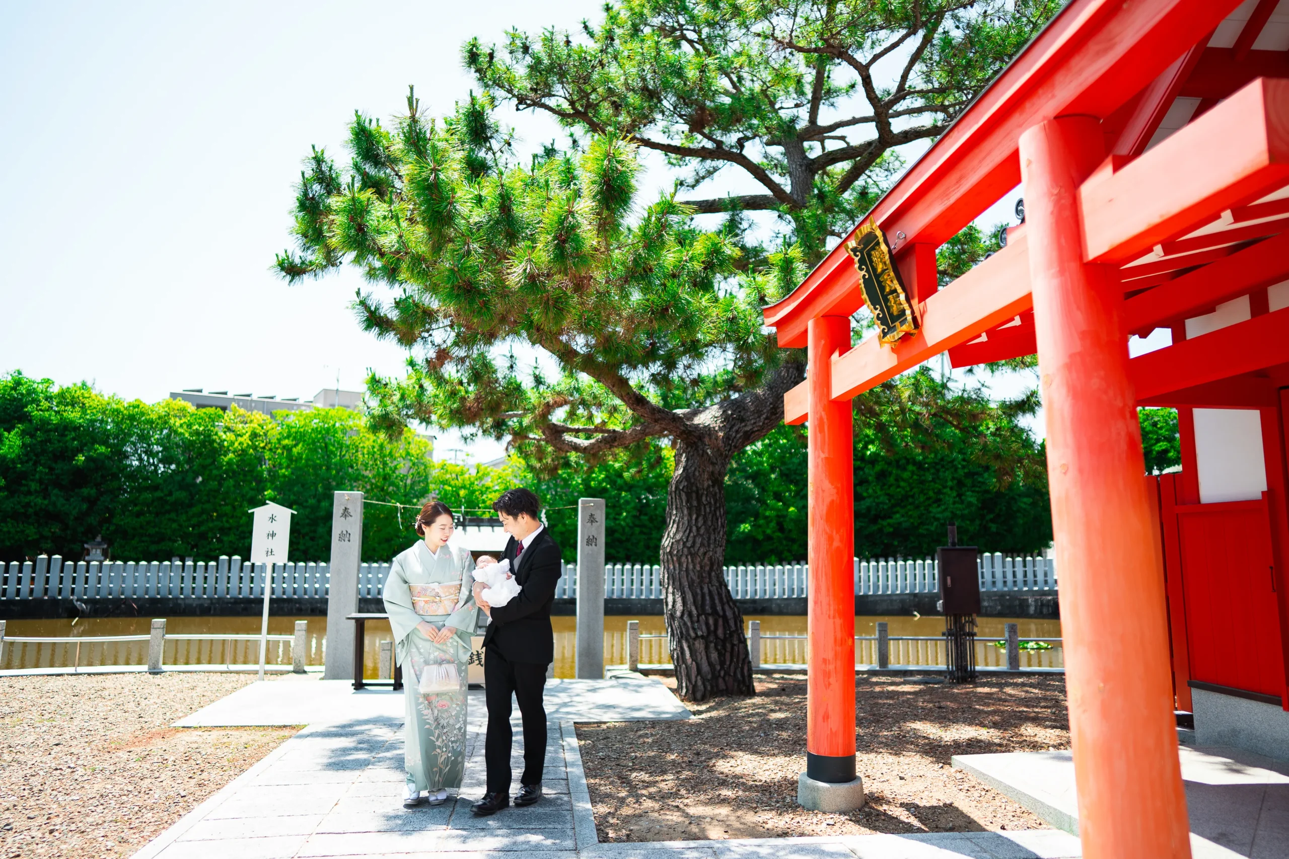 ロケーション撮影・出張撮影に特化した大阪府堺市にあるフォトスタジオ。FYS Photographyでのお宮参り写真撮影。お宮参りの写真を可愛く残すならフィスフォトグラフィへ。