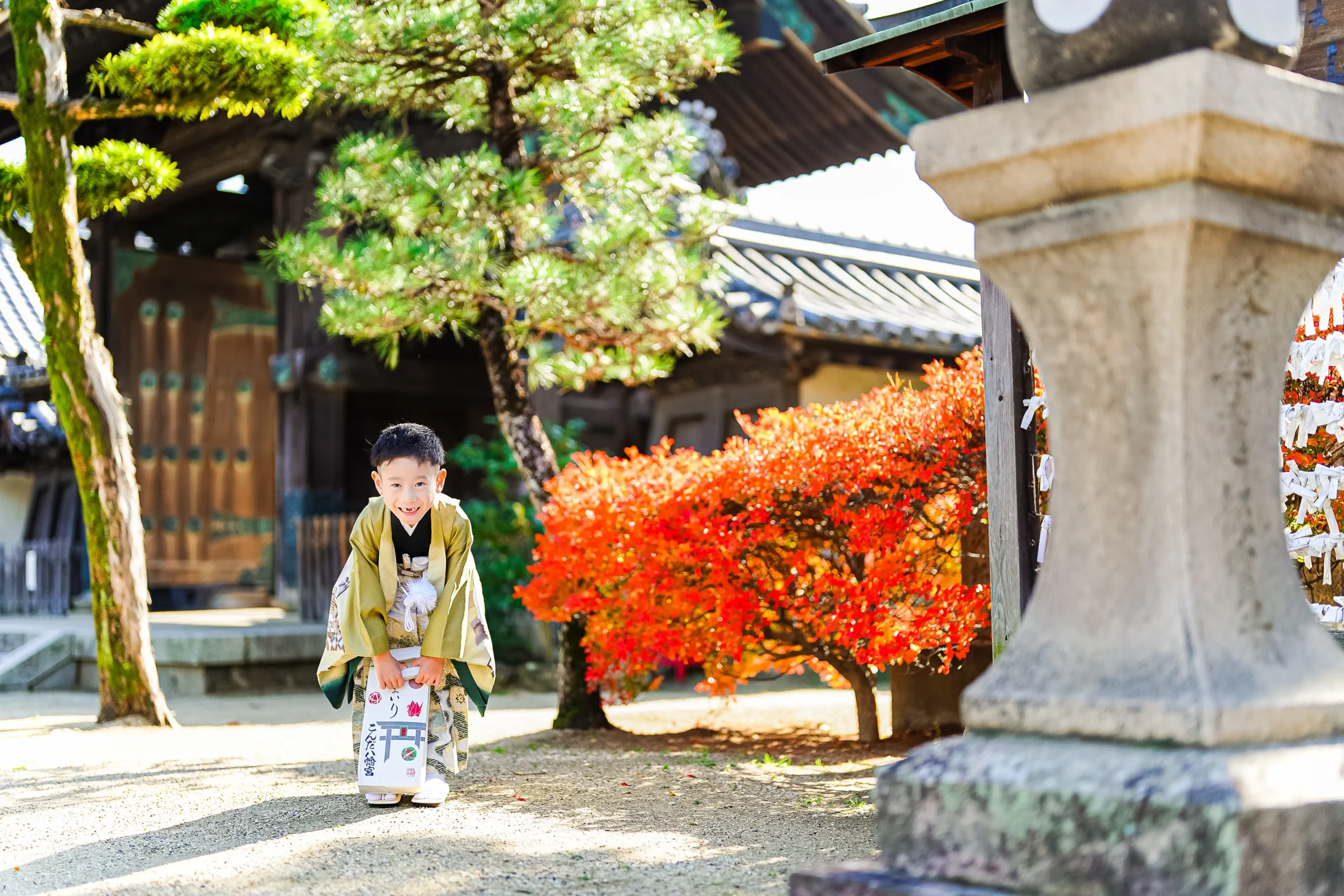 ロケーション撮影と出張撮影に特化した大阪府堺市にあるフォトスタジオ。FYS Photographyの七五三写真撮影は笑顔と綺麗さに拘りを持っている写真館です。七五三の写真に拘りたいならフィスフォトグラフィーへ