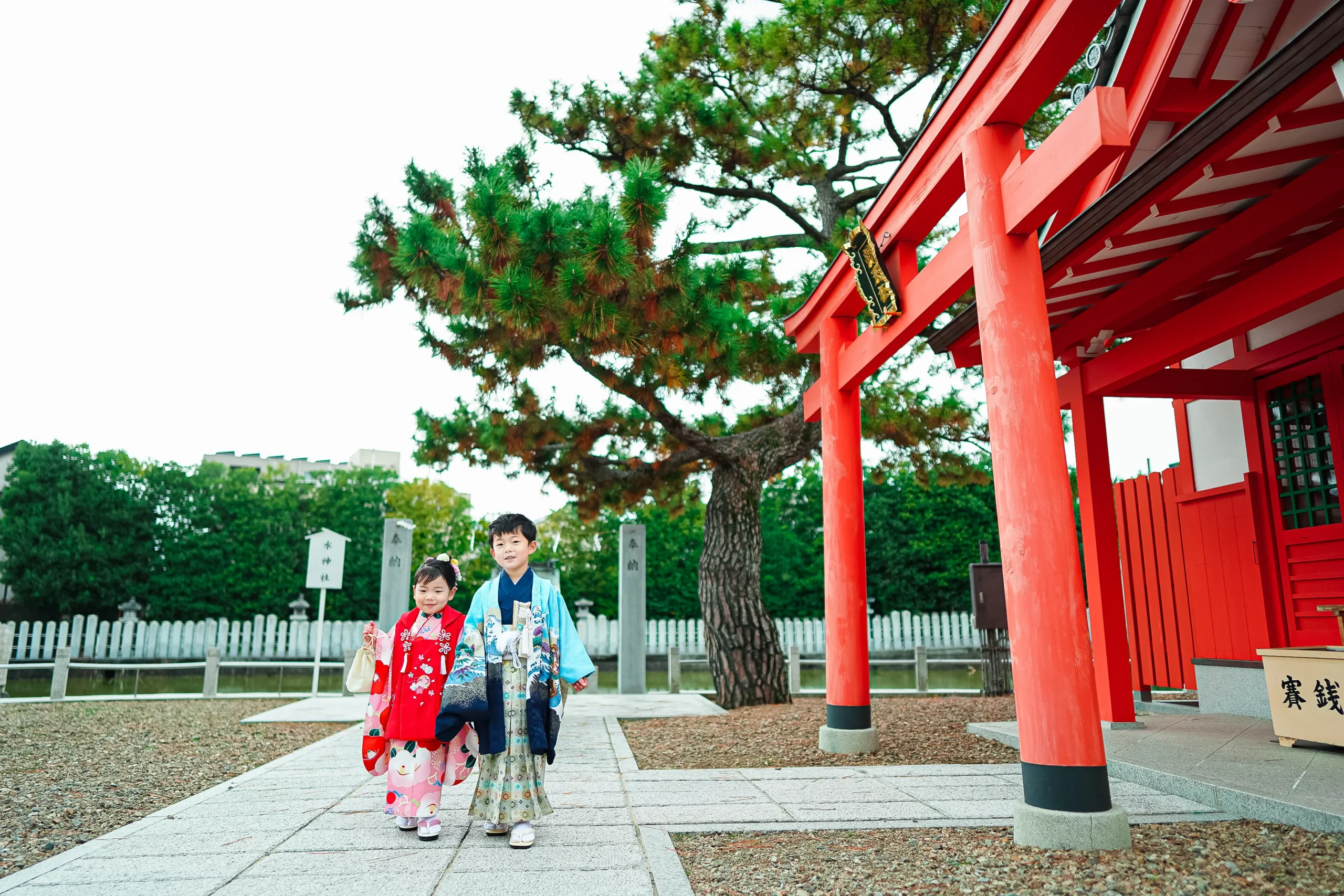 ロケーション撮影と出張撮影に特化した大阪府堺市にあるフォトスタジオ。FYS Photographyの七五三写真撮影は笑顔と綺麗さに拘りを持っている写真館です。七五三の写真に拘りたいならフィスフォトグラフィーへ