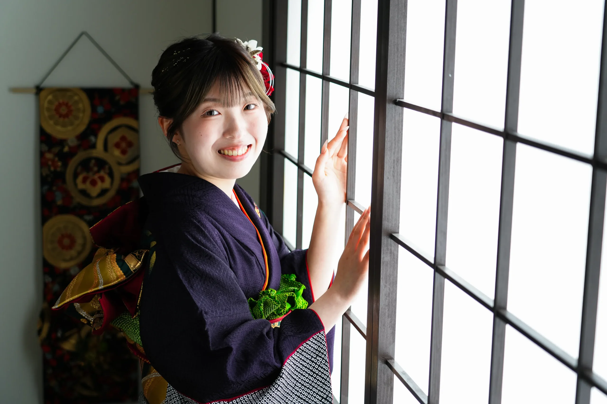 ロケーション撮影と出張撮影に特化した大阪府堺市にあるフォトスタジオ、FYS Photographyの成人式スタジオ写真撮影。フィスフォトグラフィの成人式前撮り（後撮り）はオシャレで綺麗な写真に拘っております。堺市で成人式のロケーション撮影やスタジオ撮影に拘るならフィスフォトグラフィがおすすめです。