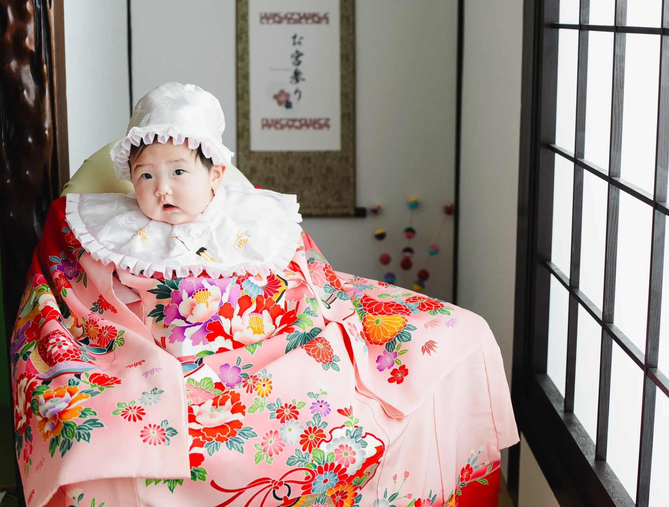 ロケーション撮影・出張撮影に特化した大阪府堺市にあるフォトスタジオ。FYS Photographyでのお宮参りスタジオ写真撮影。お宮参りの写真を可愛く残すならフィスフォトグラフィへ。